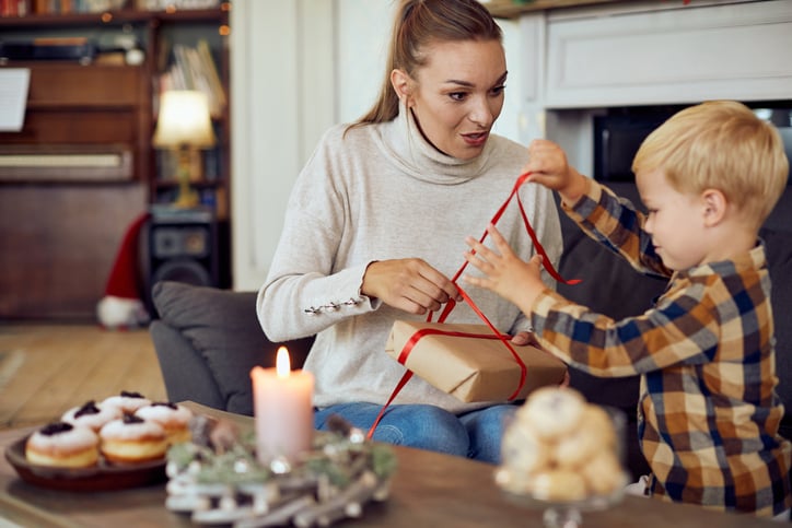 11 Ways to Prepare for Happy Holidays With an Autistic Child
